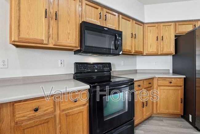 Building Photo - 8338 W Rose Ln