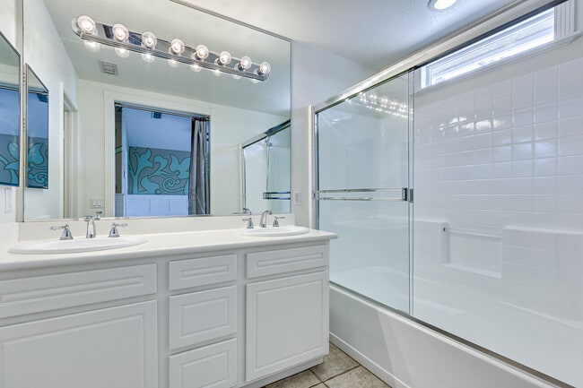 Building Photo - 5960 Juniper Ct