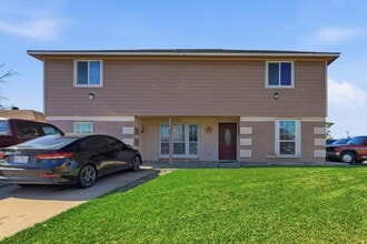 Building Photo - 831 Terryhollow St