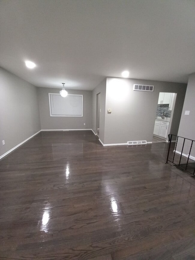 Primary Photo - Stunning 3 Bedroom Bi-Level Home
