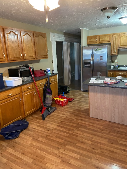 Building Photo - 361 Mill St