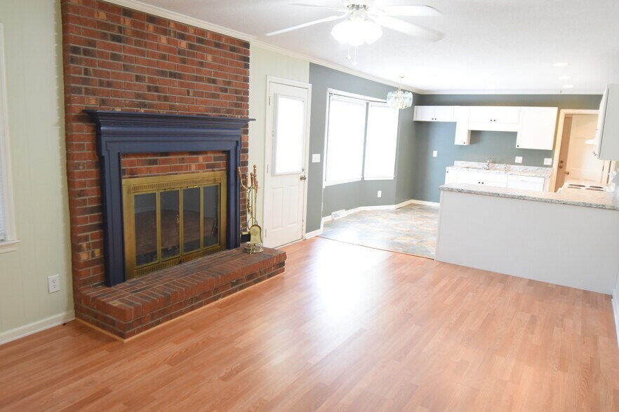 Building Photo - 1502 Parmele Dr