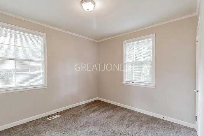 Building Photo - 3104 Mary Dr