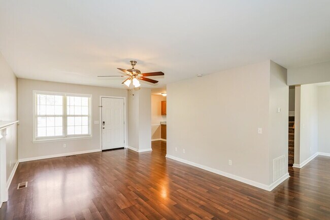 Building Photo - 116 Sunset Cir