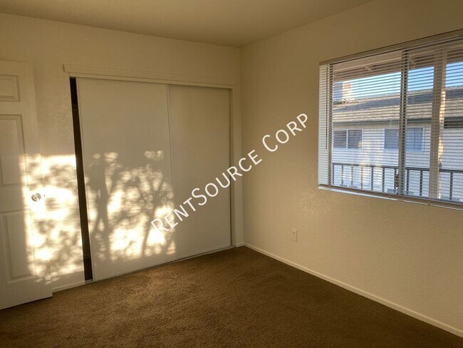 Building Photo - 15582 L St