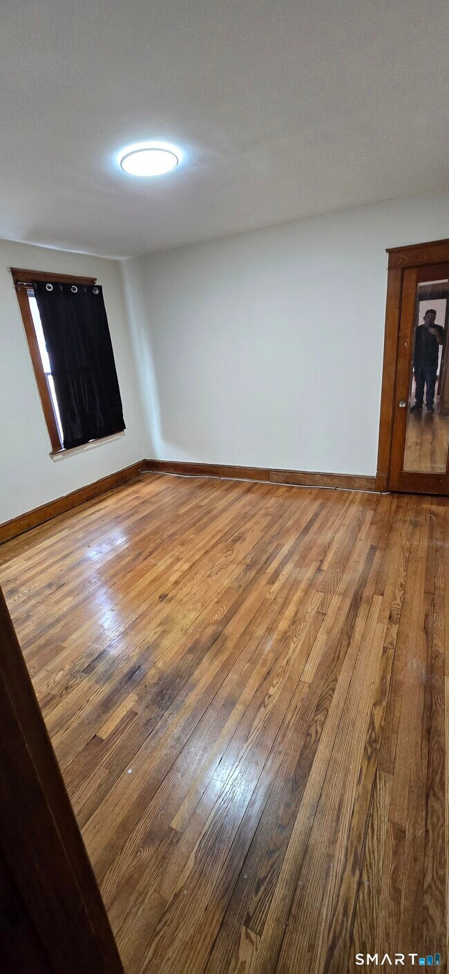 Building Photo - 79 Robbins St