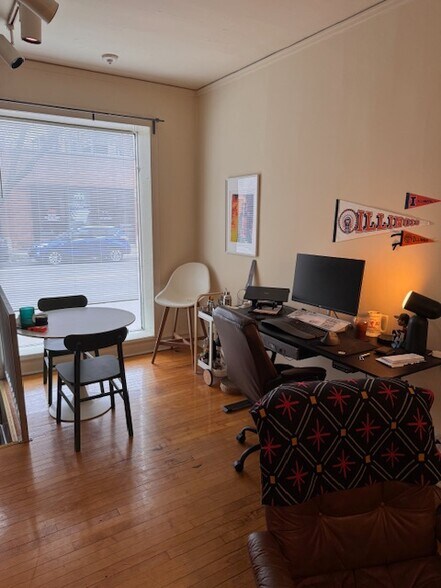 Building Photo - 3604 N Damen Ave