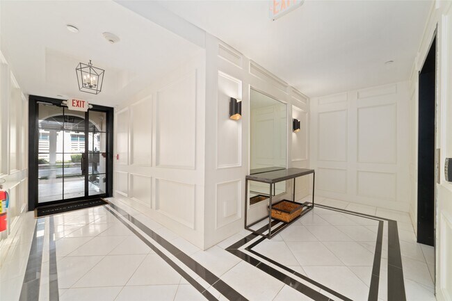 Building Photo - 2221 Welch St