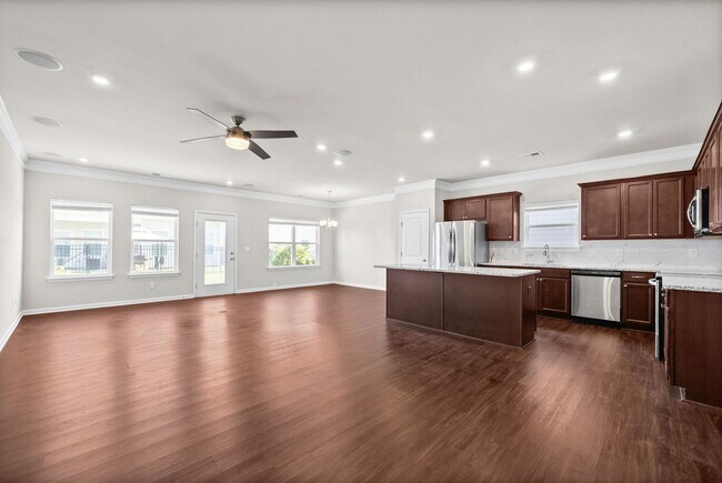 Building Photo - NOW RENT READY