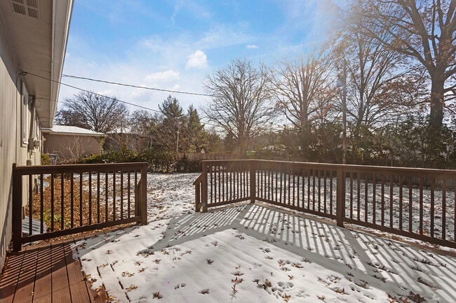 Building Photo - 703 SW 7 St