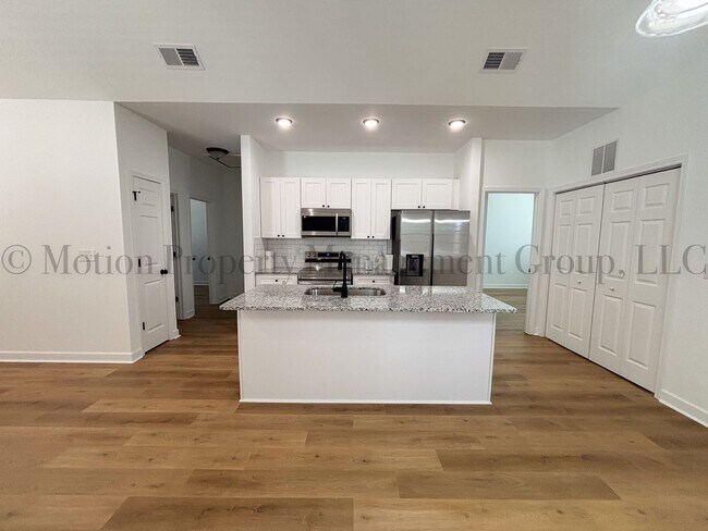 Building Photo - 1121 Wilmington Ave