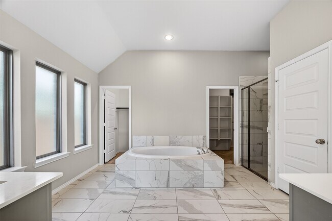 Building Photo - 3610 Brattain Dr