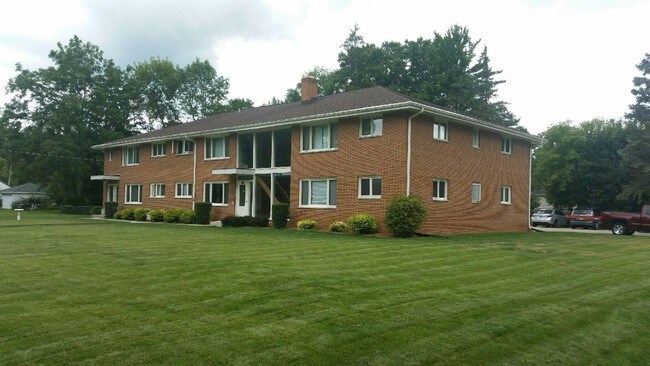 1505 S 124th Street - 1505 S 124th St