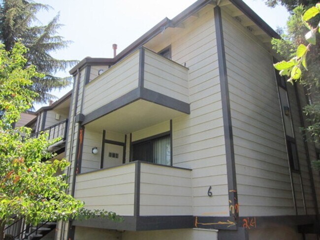 Primary Photo - Great central SJ location near Highways 87...