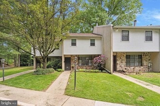 Building Photo - 205 Woodside Cir