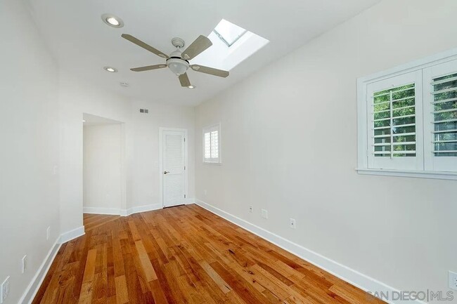 Building Photo - 308 Palm Ave