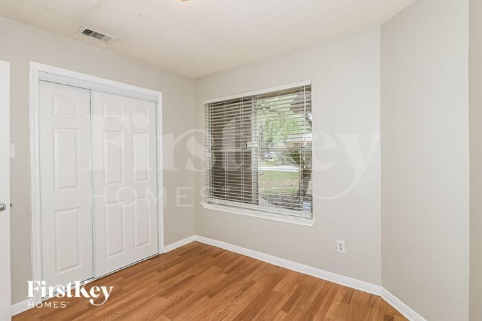 Building Photo - 8518 Pearl Lake Dr