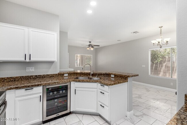 Building Photo - 3704 E Wyatt Way