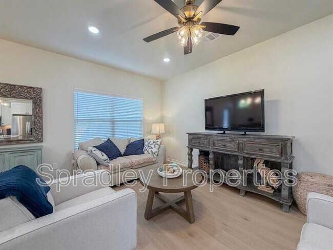 Building Photo - 1404 Rita Blanca Ct