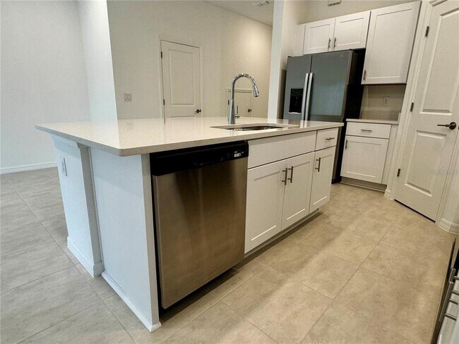 Building Photo - 3037 Canary Ave