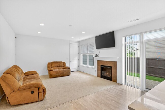 Building Photo - Modern Happy Valley Home with Open-Concept Living & Private Yard