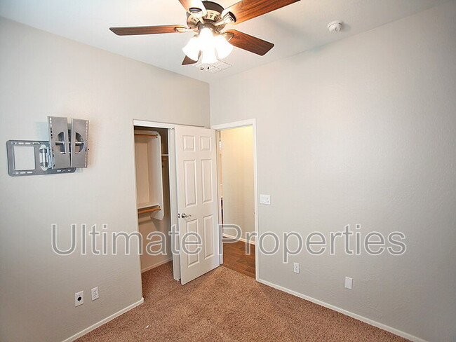 Building Photo - 8711 W Bajada Rd