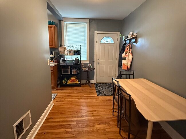 Building Photo - 5225 Bancroft Ave