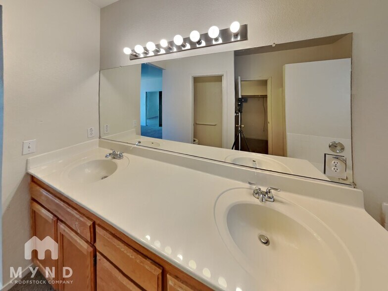 Building Photo - 4338 Glen Canyon Cir