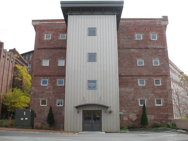 Building Photo - 200 Market St