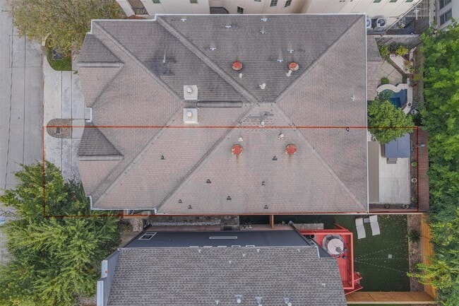 Building Photo - 702 Asbury St