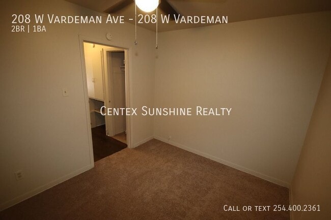 Building Photo - 208 W Vardeman Ave