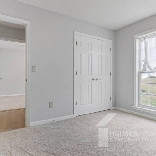 Building Photo - 110 Stonington Way