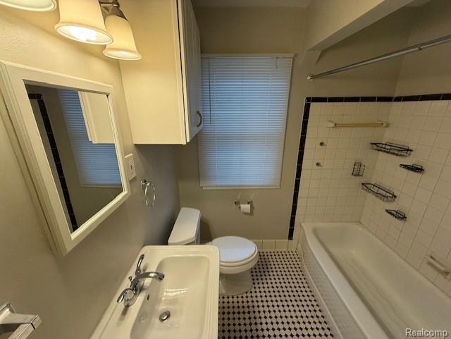 Building Photo - 1421 E 14 Mile Rd