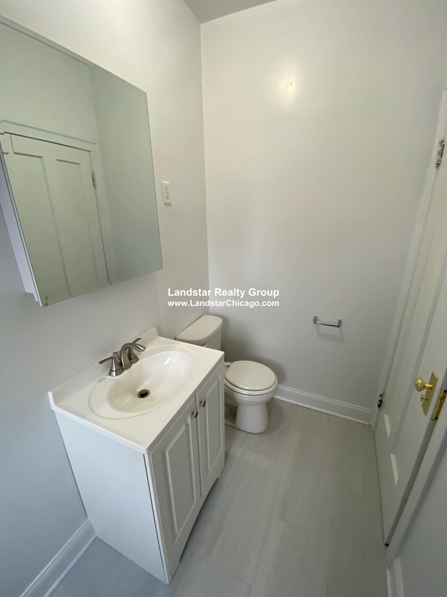 Building Photo - 736 Reba Pl