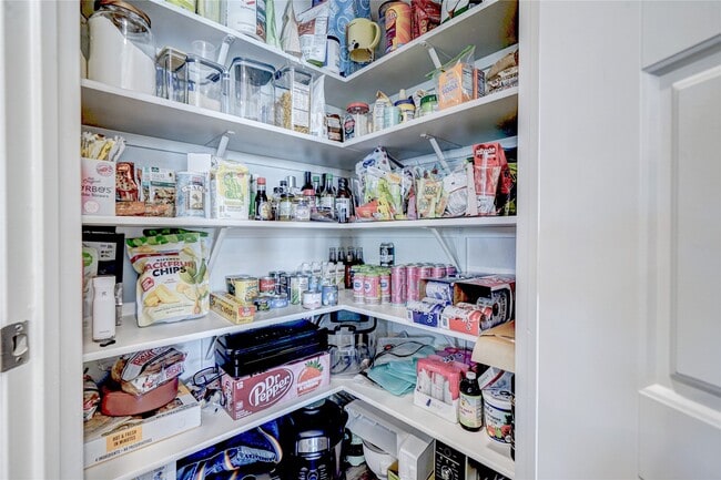 Building Photo - 1560 Arcadian Lily