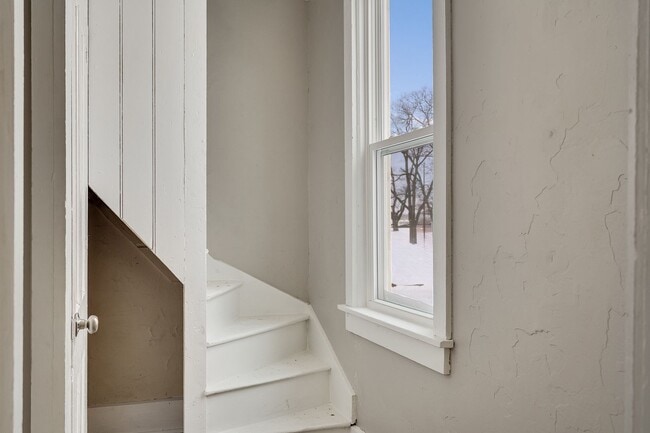 Building Photo - Single Family Home Near Downtown