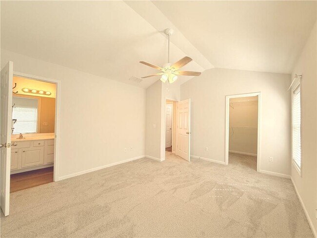 Building Photo - 1833 Willow Branch Ln