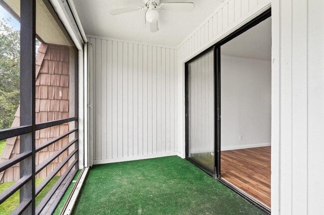 Building Photo - 4151 Oak Terrace Dr