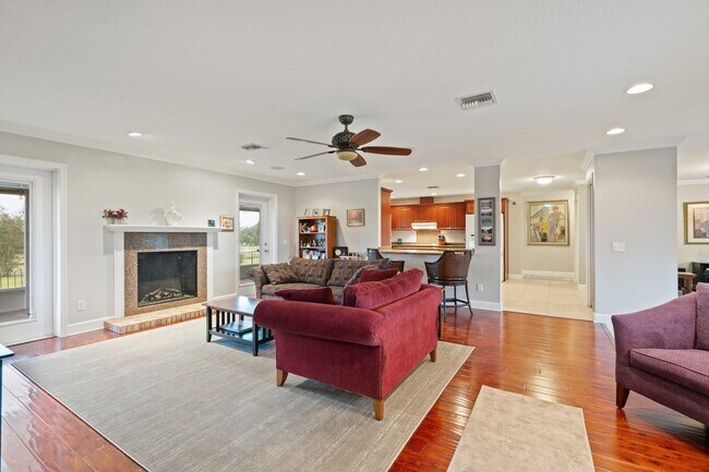 Building Photo - Country living close to everything - 3 bed, 3.5 bath, on an acre