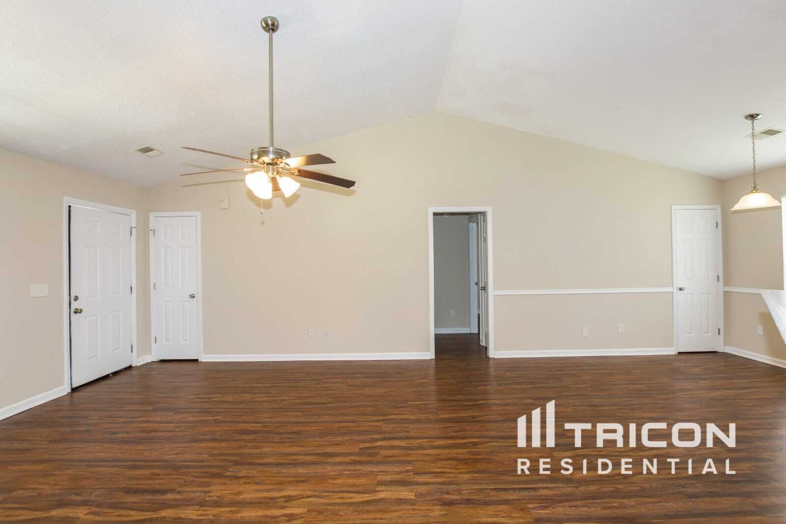 Building Photo - 744 N Shadowbrook Dr
