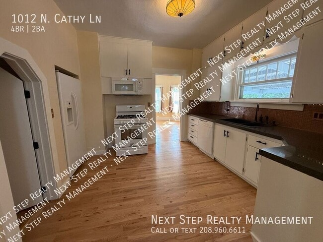 Building Photo - 1012 N Cathy Ln