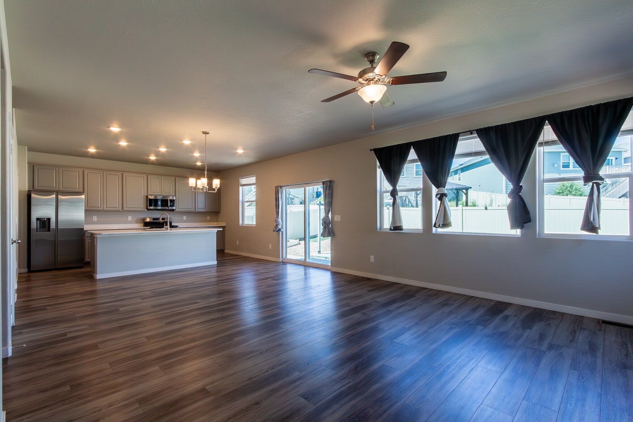 Building Photo - 8136 Lookout Ct