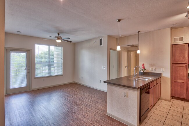 Building Photo - 7630 Amelia Rd
