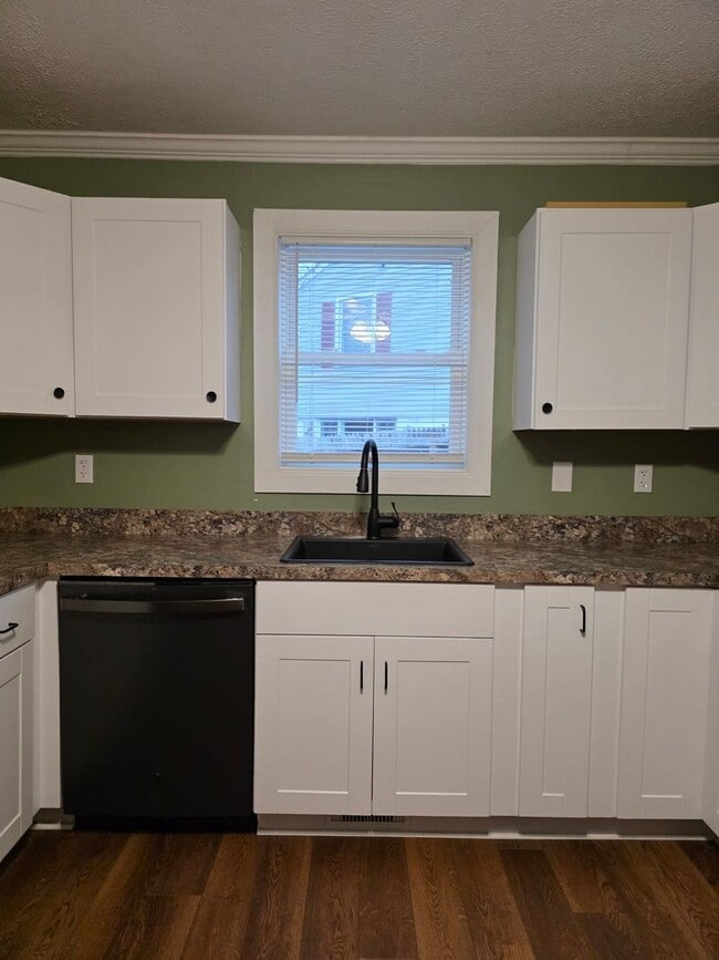 Building Photo - 116 Sixth Avenue