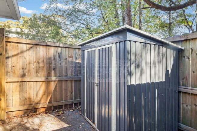 Building Photo - 2020 Whitfield St