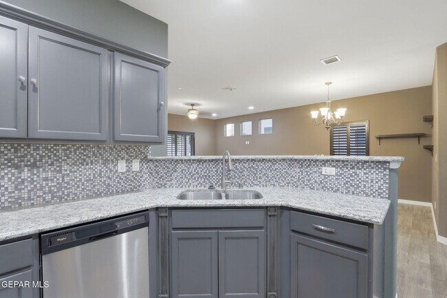 Building Photo - 13539 Doncaster St