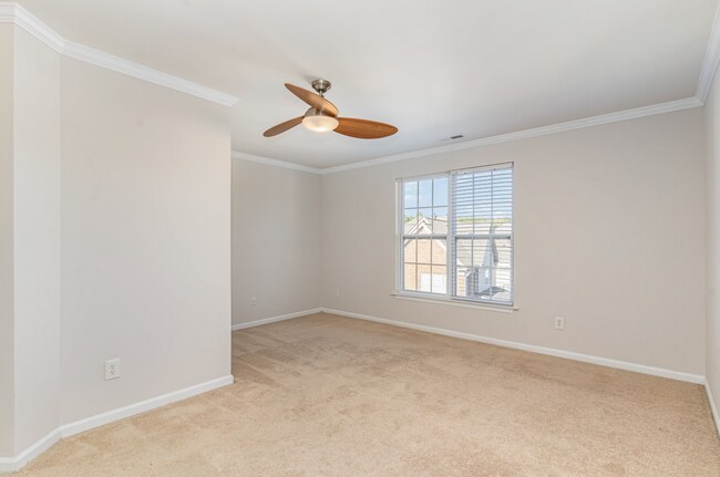 Building Photo - **Available in March!** 3 Level Townhome with Garage in Brier Creek