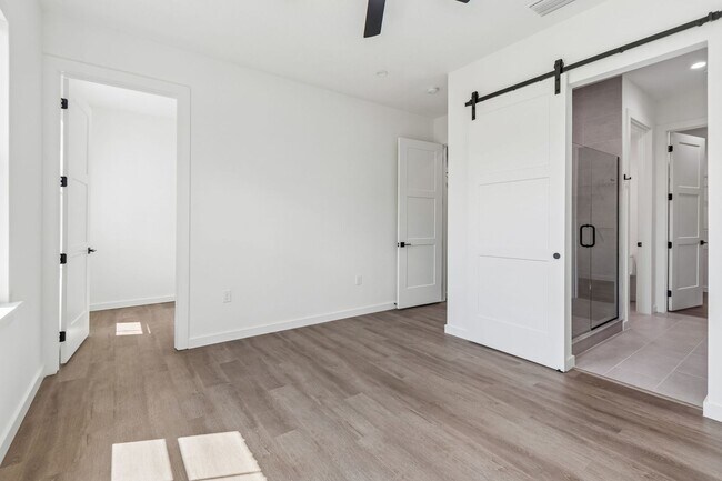 Building Photo - New Construction Townhome For Lease downtown Tampa, Ybor City, Gas Worx