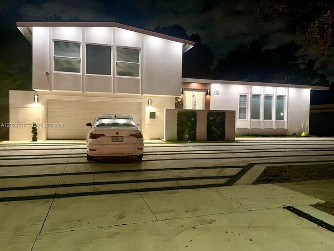 Building Photo - 19960 Highland Lakes Blvd