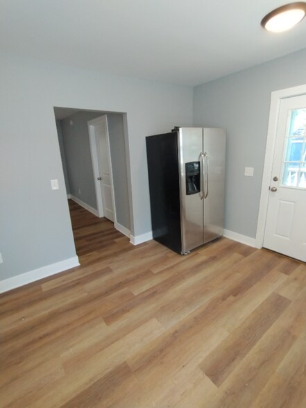 Building Photo - 2643 12th Ave S